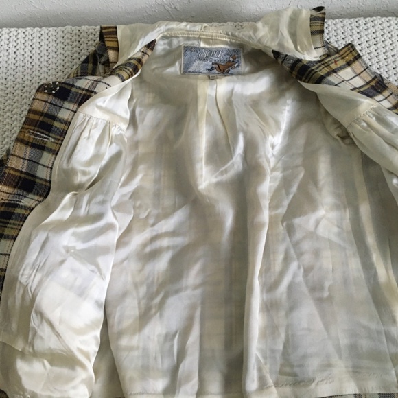 SEVEN FOR ALL MANKIND STYLISH LITTLE GIRL, SIZE XS JACKET WITH 1 1/2" Bu… - Picture 4 of 9